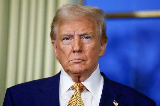 Трамп не исключает санкций против России, но вводить их пока не планирует
