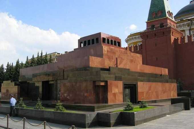 Мавзолей Ленина временно закрывают для срочного ремонта и реставрации
