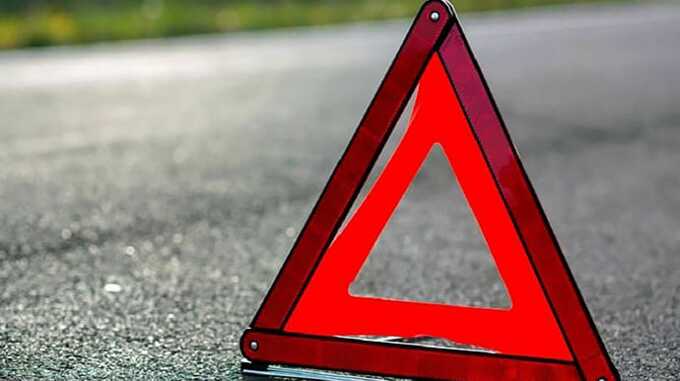 Авария с участием элитных машин заблокировала движение в центре Москвы